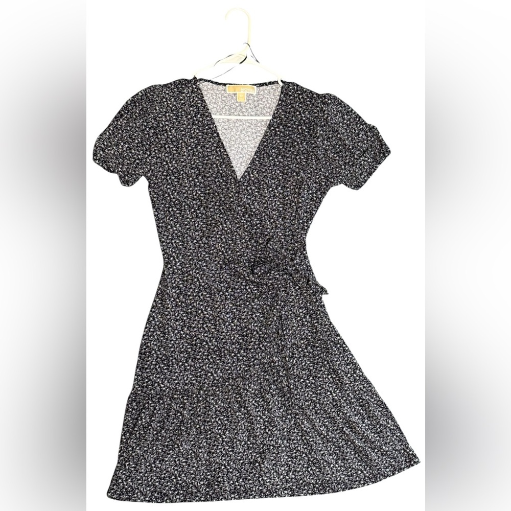 Michael Kors 💕 Black and White Floral Wrap Dress w/ Snap Button Side Tie Stretch